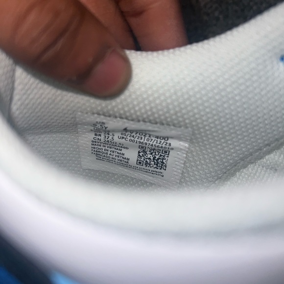 Nike dunk low size 6.5  all the pictures are there and is in very good condition